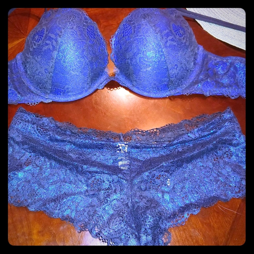 VS Very Sexy pushup bra & matching cheeky panties